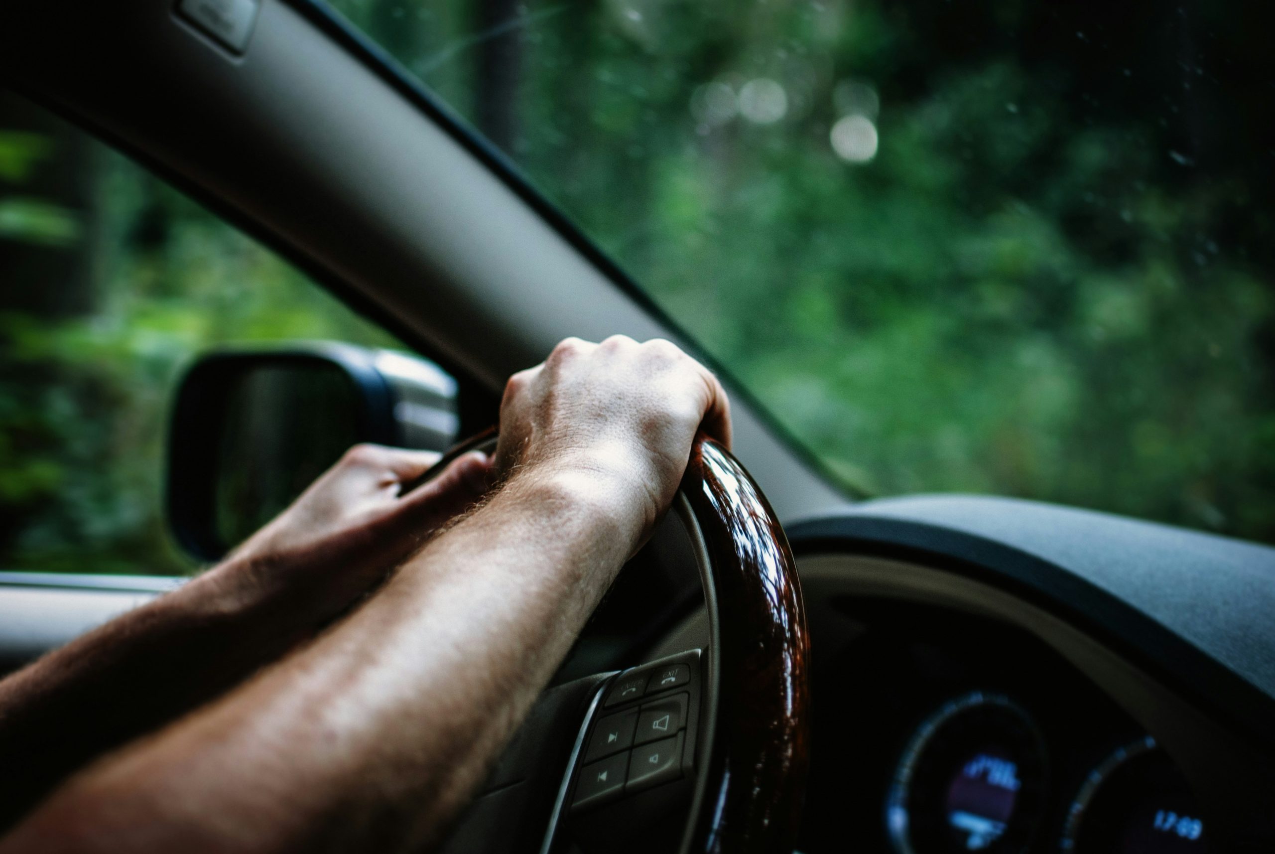 power steering fluid leak symptoms